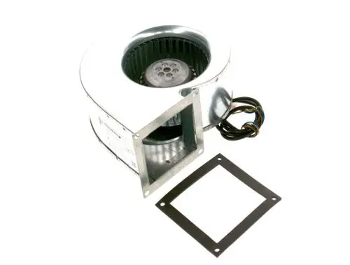 Bosch-Gebläse mit runder Bauform und elektrischen Anschlusskabeln, neben einer passenden Montageplatte auf einem weißen Hintergrund.